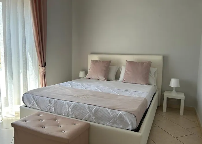 Daire Elisabet Napoli